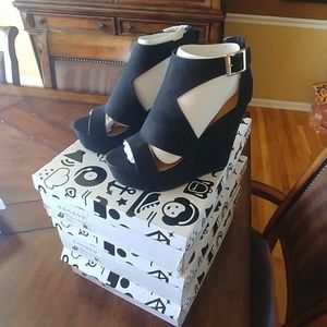 NEW BAMBOO BLACK SUEDE PLATFORM SHOE